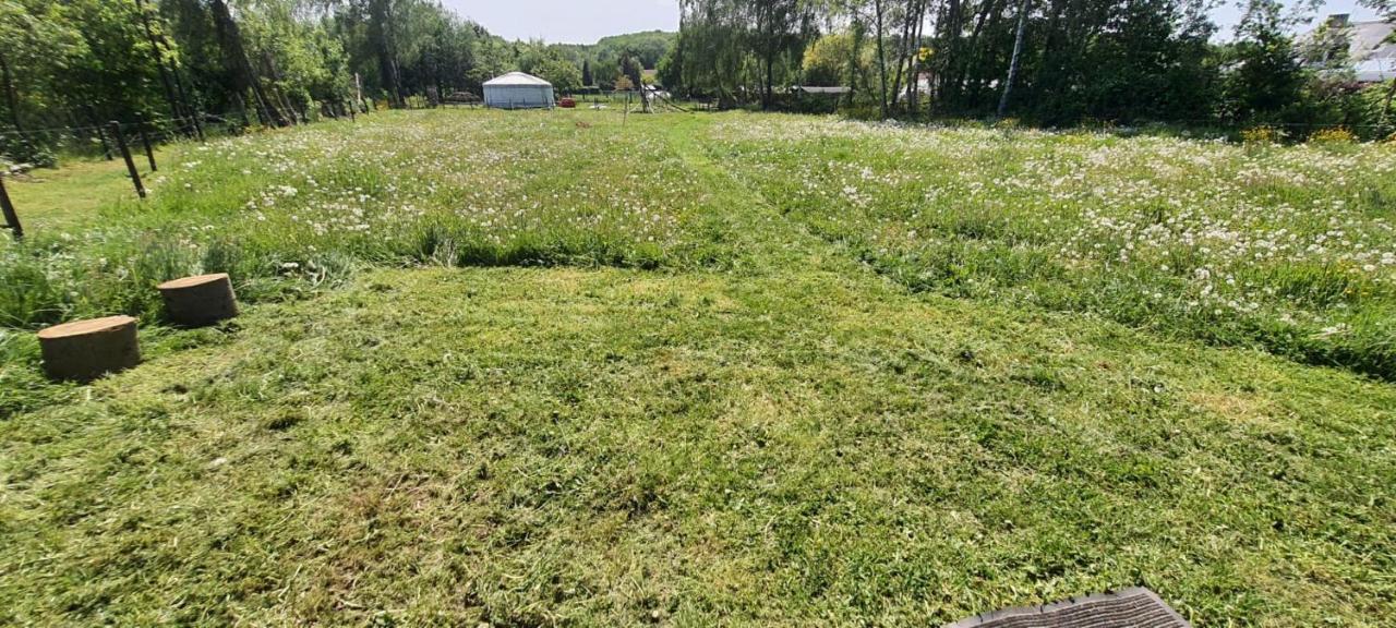 Отель Slapen Tussen De Ezels In De Yurt Арсхот Экстерьер фото