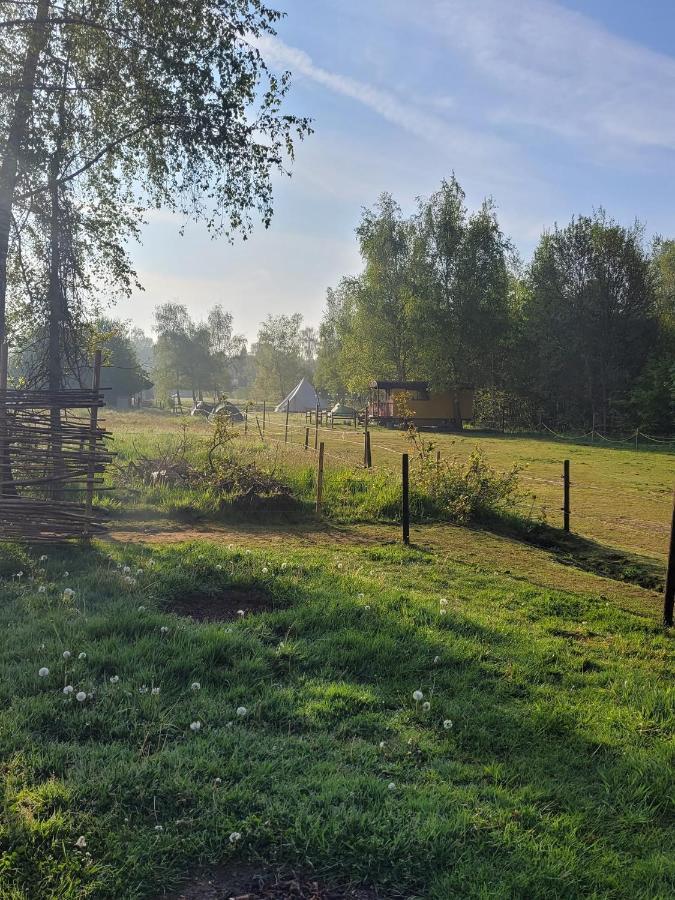 Отель Slapen Tussen De Ezels In De Yurt Арсхот Экстерьер фото
