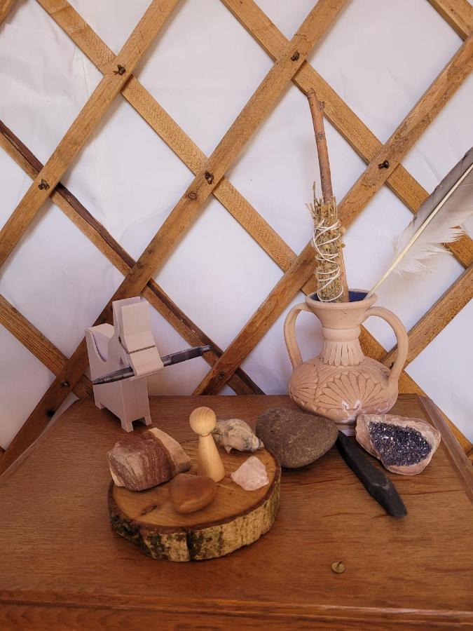 Отель Slapen Tussen De Ezels In De Yurt Арсхот Экстерьер фото